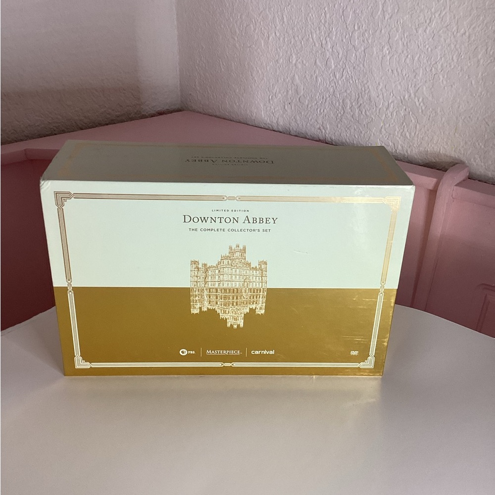 Downtown Abbey The Complete Collector’s Set Limited Edition Open Box